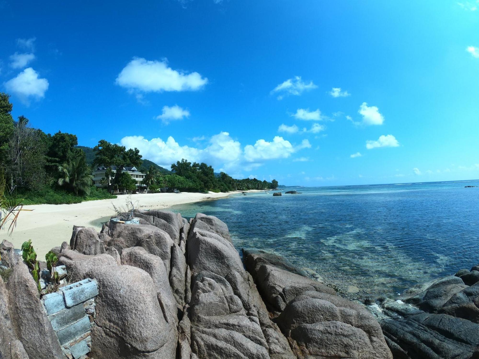 Crown Beach Hotel Seychelles Pointe Au Sel Exterior foto