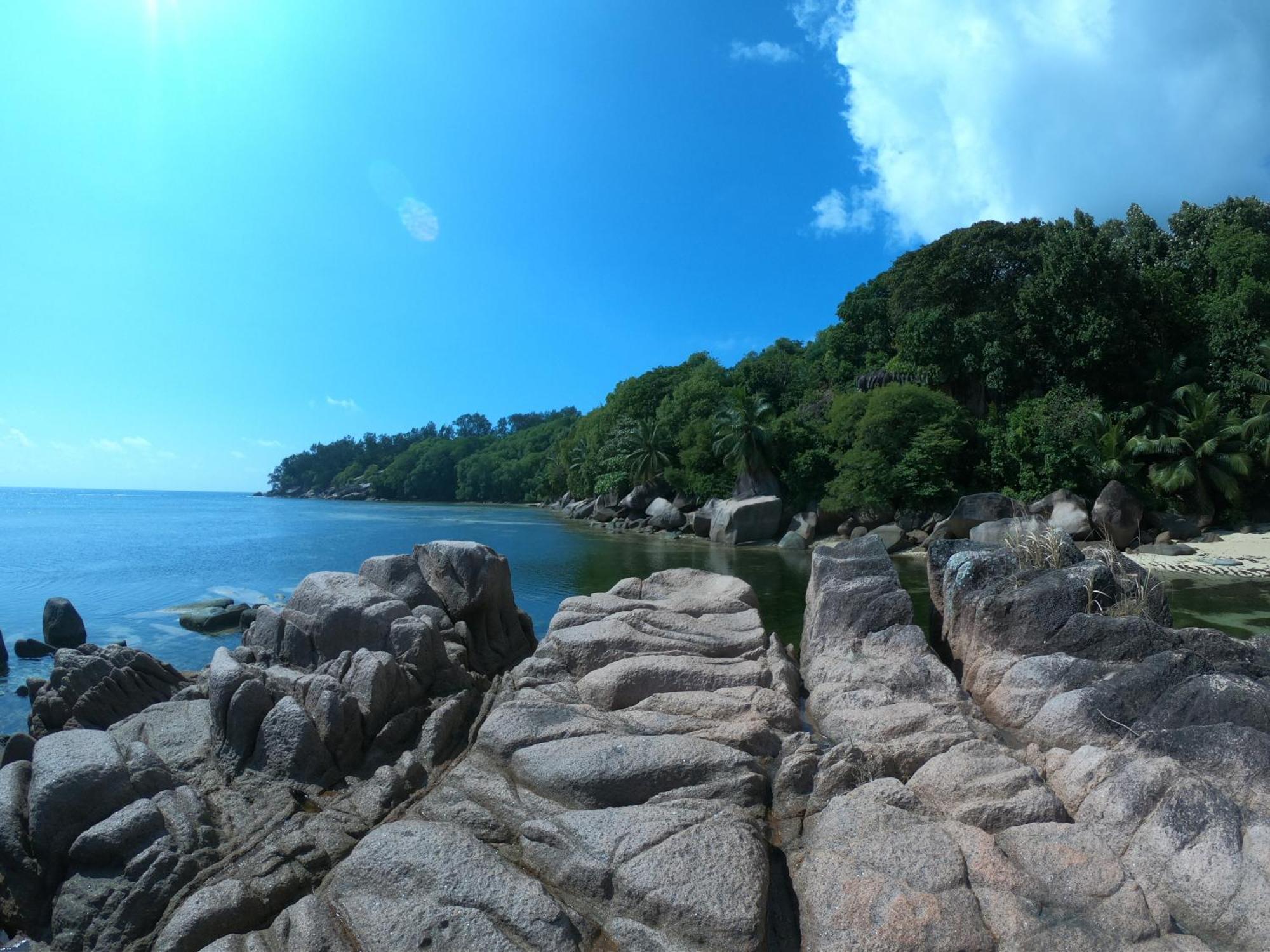 Crown Beach Hotel Seychelles Pointe Au Sel Exterior foto