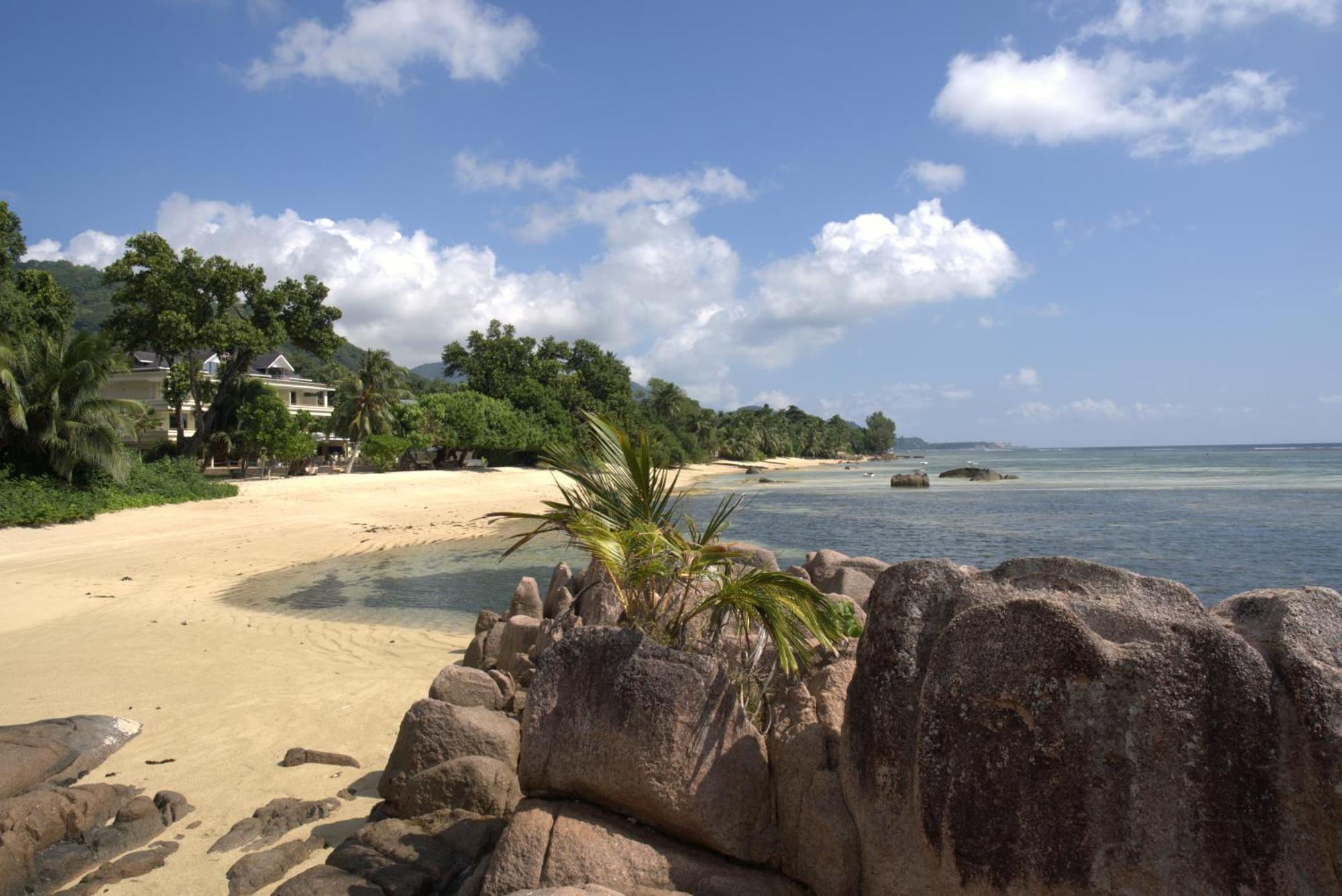 Crown Beach Hotel Seychelles Pointe Au Sel Exterior foto