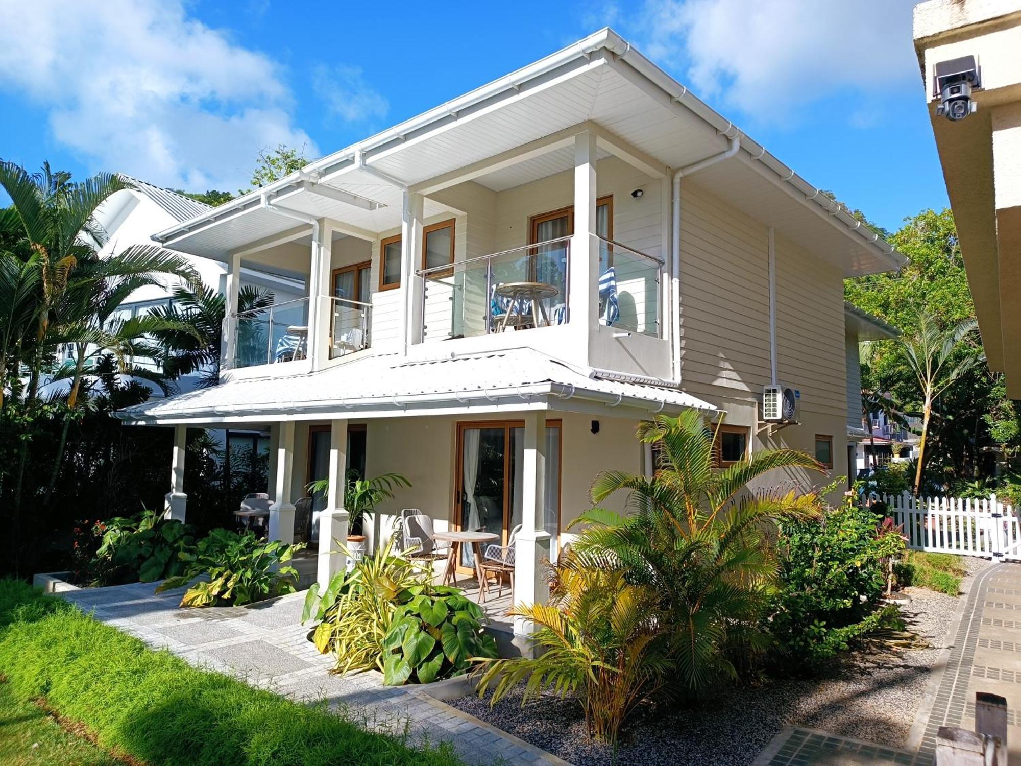 Crown Beach Hotel Seychelles Pointe Au Sel Exterior foto