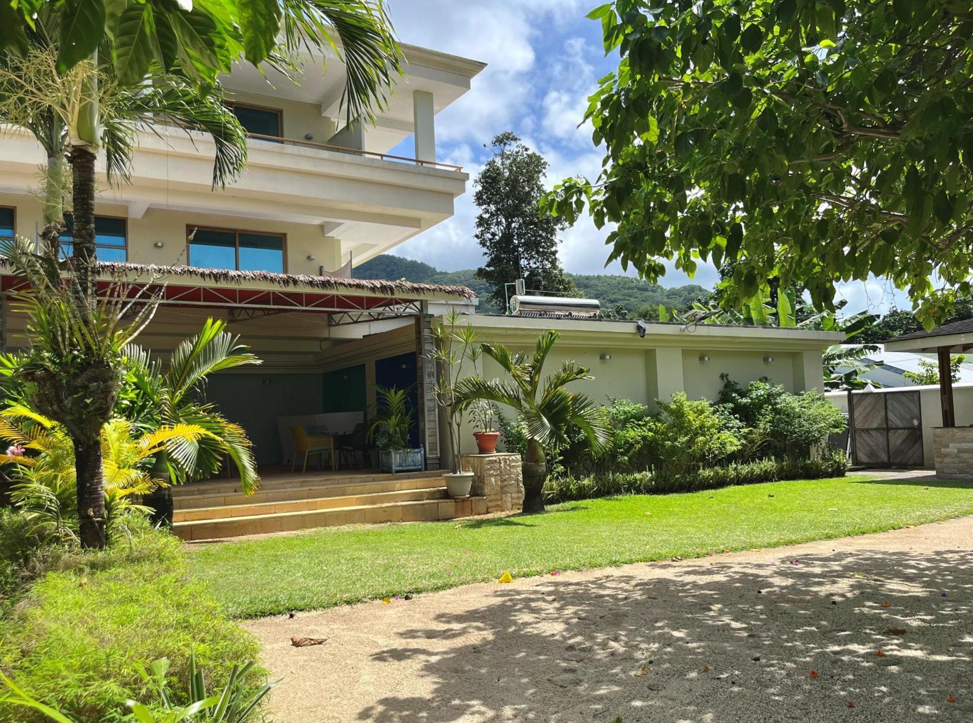 Crown Beach Hotel Seychelles Pointe Au Sel Exterior foto